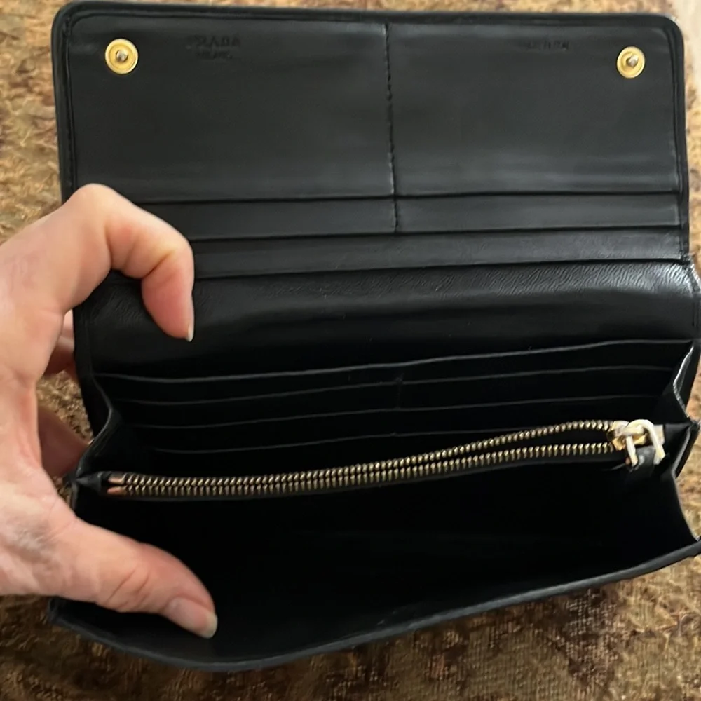 Prada Black Ruched Leather Continental Wallet with Gold Logo - Picture 4 of 4